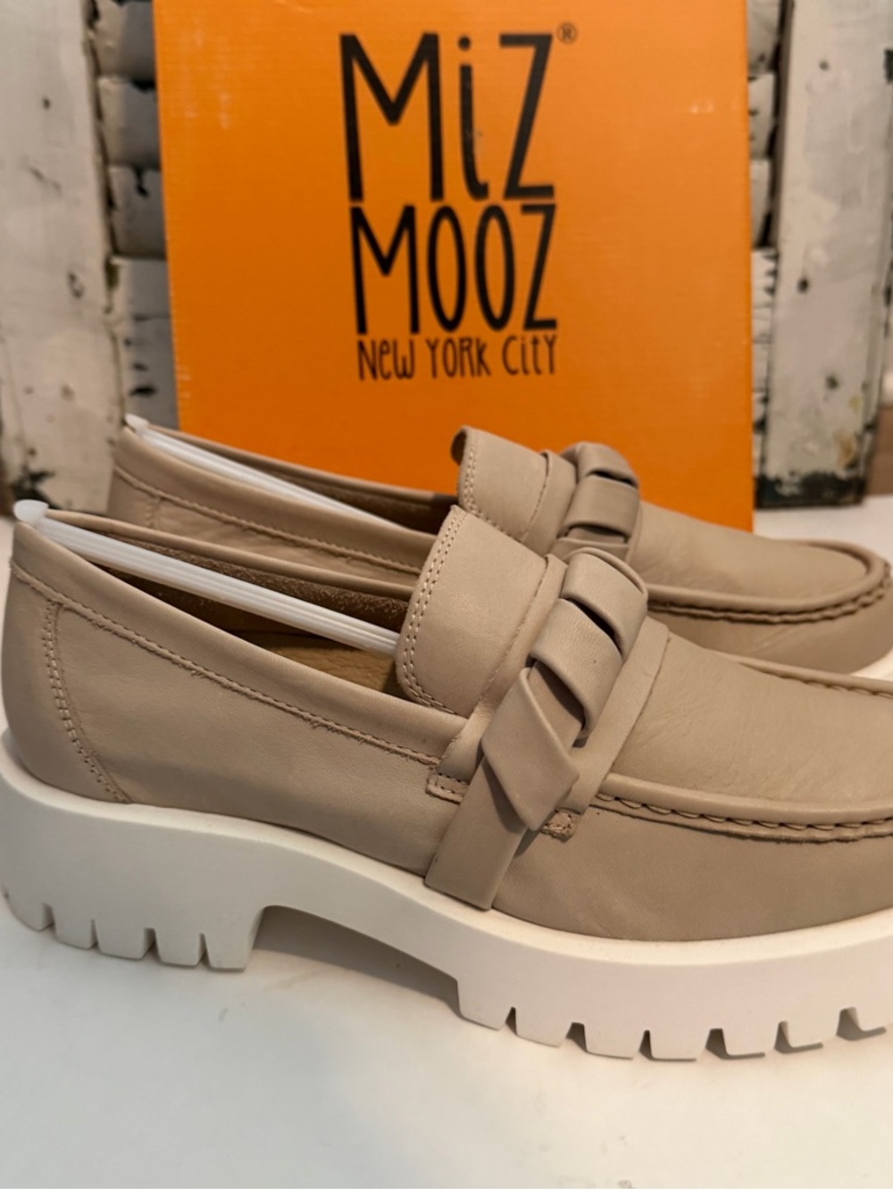 MIZ MOOZ Vicky Leather Lug Sole Loafers Masculine Preppy Academia 90’s style